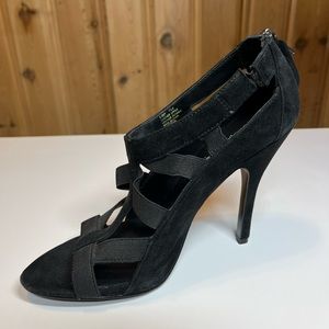 Elizabeth and James 7.5b